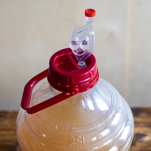 Demižons vīnam, viegls, neplīstošs, ar rokturi, 25 L - 14