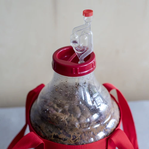 Demižons vīnam, viegls, nesaplīstošs, ar nesšanas siksnām, 10 l - 14