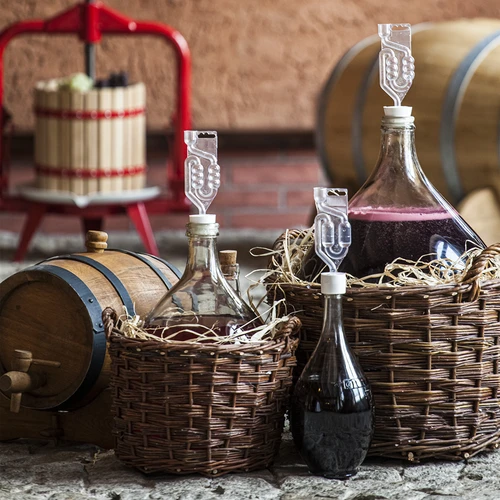 Plastmasas fermentācijas caurulīte MAXI - 4