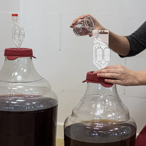Plastmasas fermentācijas caurulīte MAXI-v2 - 9