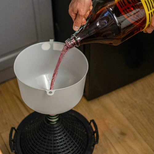 Plastmasas piltuve fi25 damadžāniem, augsta apmale - 5