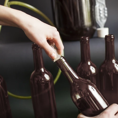 Vīna pudele 750 ml, brūna - sarukplēves iepakojums, 8 gab. - 9