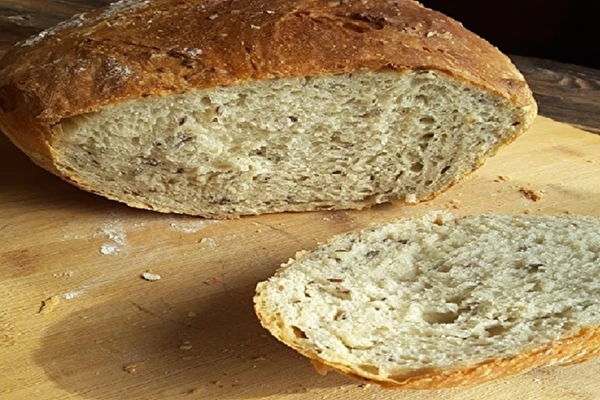 Kviešu maize ar raugu un linsēklām