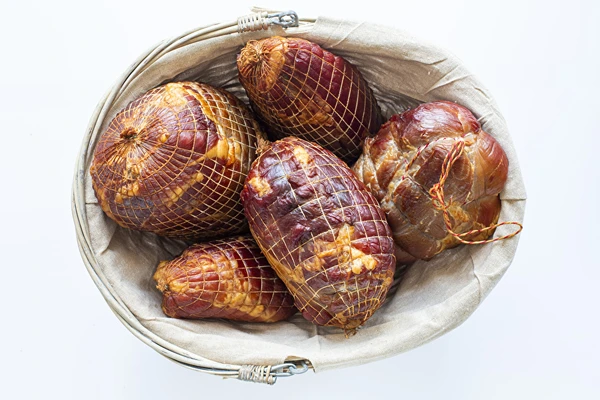 Tradicionāli kūpināts šķiņķis