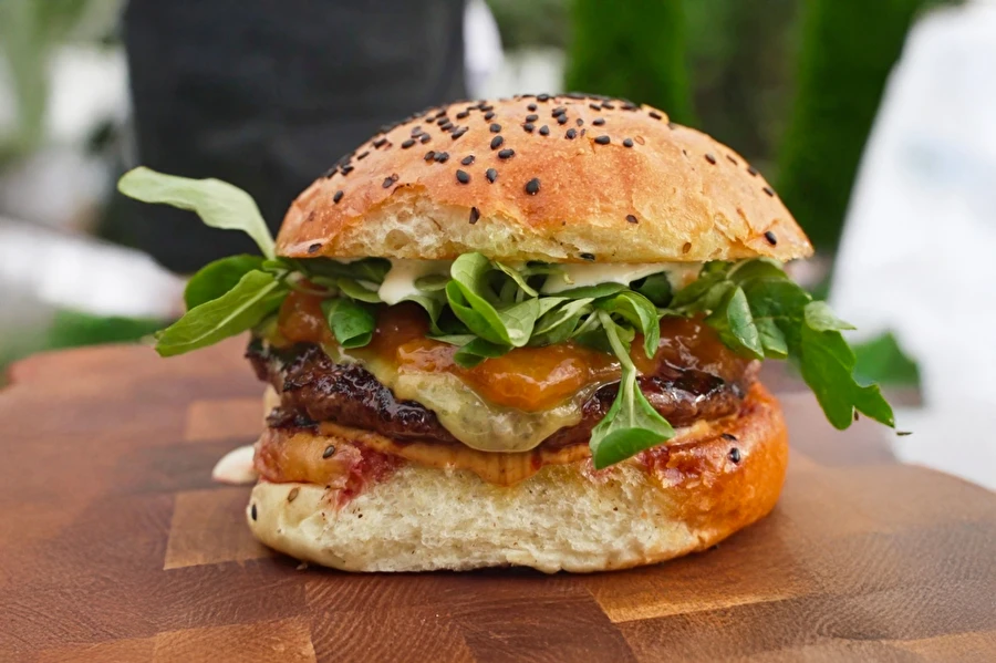 Browin Przepiśnik - Burgers ar persiku ievārījumu – izmēģini šo kombināciju